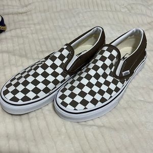 New Never Worn classic slip-on checkerboard shoe